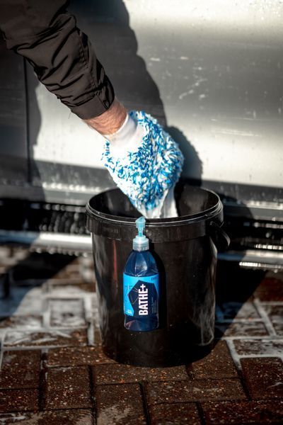 Шампунь для ручного мытья Gyeon Bathe+ 1000 мл 8809432671213 фото