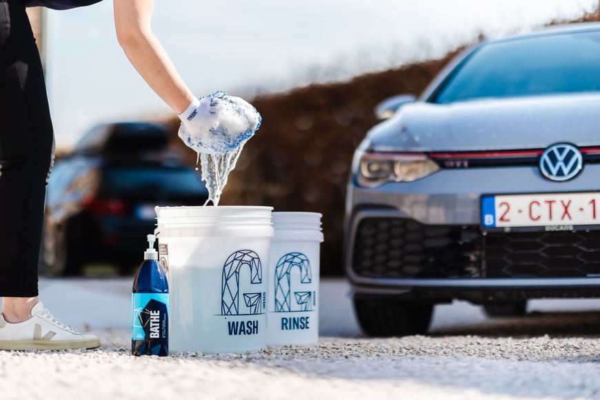Шампунь для ручного миття Gyeon Q&sup2;M Bathe 1000 мл 8809432671114 фото