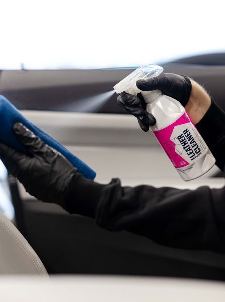 Очищувач для шкіри Gyeon Q&sup2;M LeatherCleaner Natural 1000мл 8809432677819 фото
