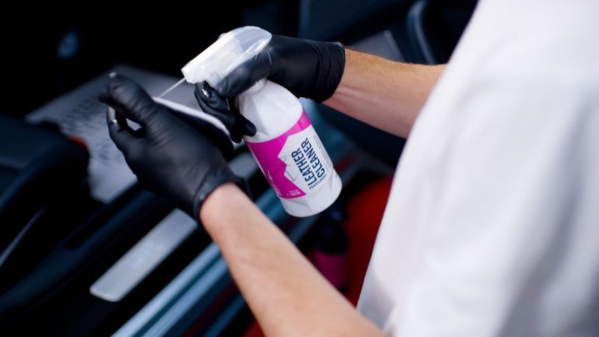 Очищувач для шкіри Gyeon Q&sup2;M LeatherCleaner Natural 1000мл 8809432677819 фото