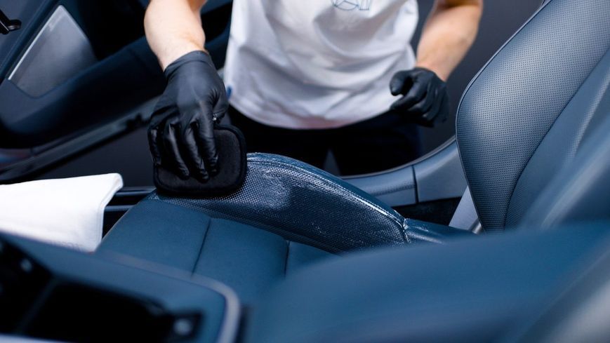 Очищувач для шкіри Gyeon Q&sup2;M LeatherCleaner Natural 1000мл 8809432677819 фото